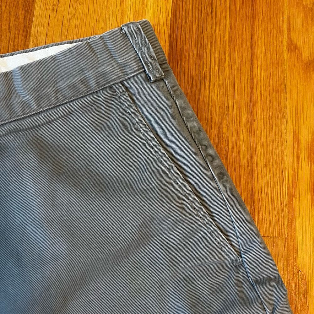 Polo Ralph Lauren Men's Classic Fit Grey Flat Front Chino Shorts Size 48B - Picture 4 of 10